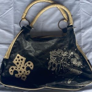 Lester’s Sisters black bag